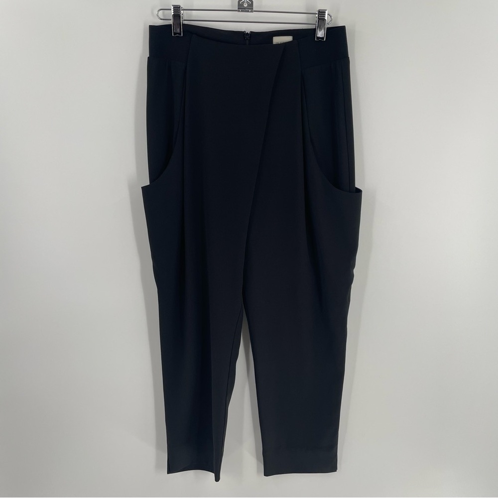 In Good Company Black Crepe Zip Back Scoop Side Pockets Relaxed Athleisure Pant